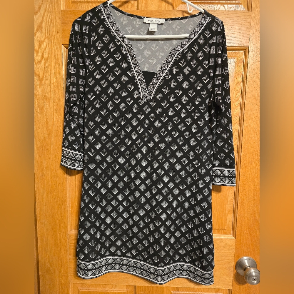 White House Black Market size Medium 3/4 sleeve blouse